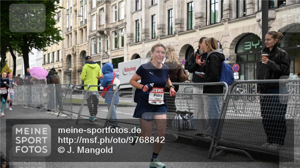 14.06.2026 - REWE Women's Run J. Mangold http://msf.ph/oto/9768842 14.06.2026 09:48:36 Ziel 10095, 10266, 10407, 10642 meine-sportfotos.de