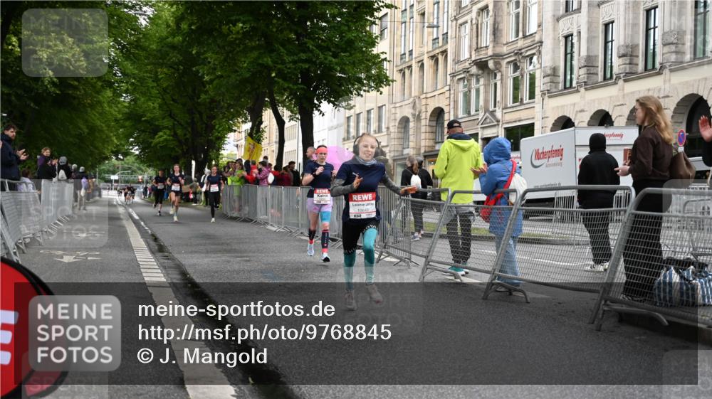 14.06.2026 - REWE Women's Run J. Mangold http://msf.ph/oto/9768845 14.06.2026 09:48:38 Ziel 10095, 10106, 10407, 10642 meine-sportfotos.de