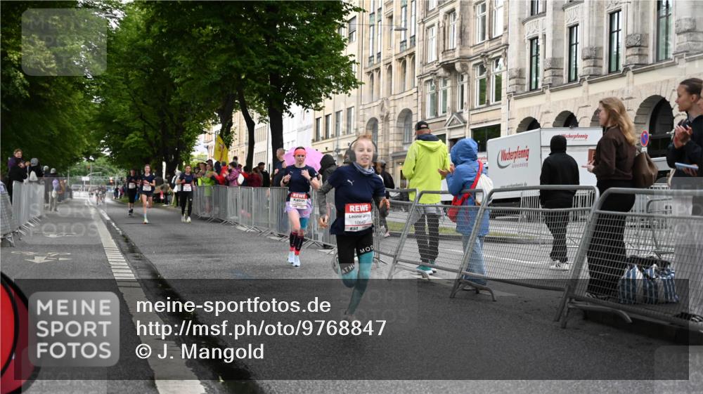 14.06.2026 - REWE Women's Run J. Mangold http://msf.ph/oto/9768847 14.06.2026 09:48:38 Ziel 10095, 10106, 10407, 10642 meine-sportfotos.de