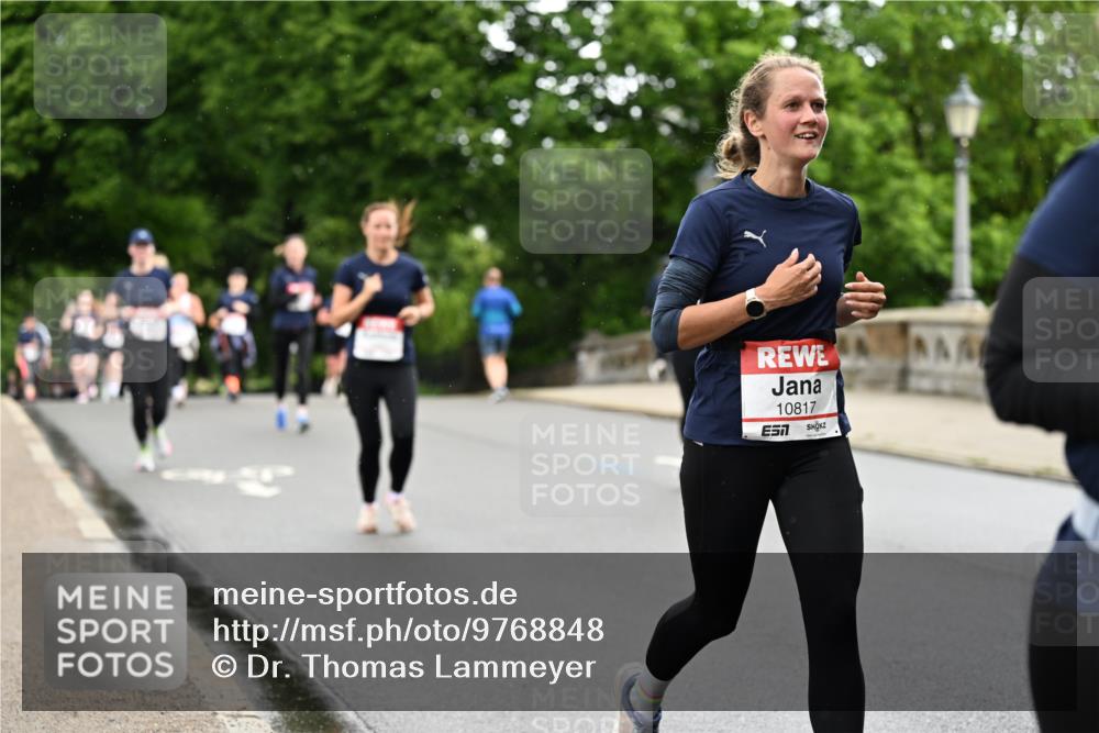 14.06.2026 - REWE Women's Run Dr. Thomas Lammeyer http://msf.ph/oto/9768848 14.06.2026 09:45:39 Laufen 10817, 7 meine-sportfotos.de