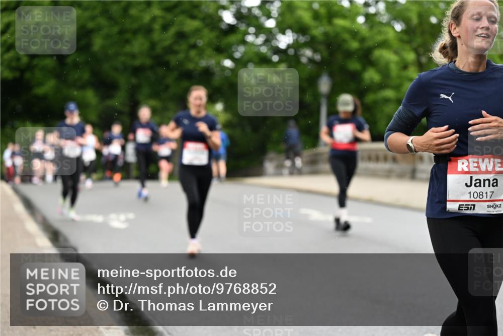 14.06.2026 - REWE Women's Run Dr. Thomas Lammeyer http://msf.ph/oto/9768852 14.06.2026 09:45:39 Laufen 100, 10817, 1 meine-sportfotos.de