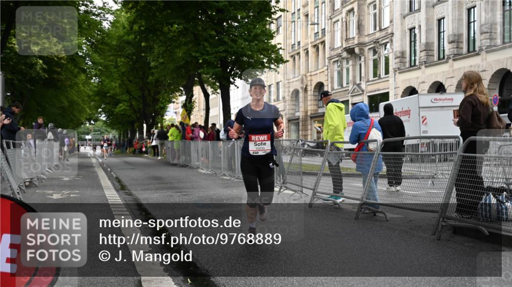 14.06.2026 - REWE Women's Run J. Mangold http://msf.ph/oto/9768889 14.06.2026 09:48:48 Ziel 10074, 10106, 10233 meine-sportfotos.de
