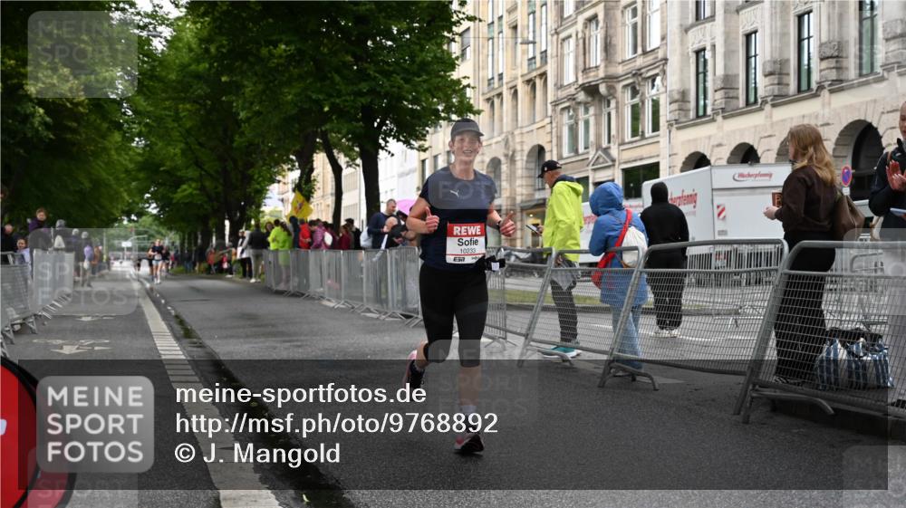 14.06.2026 - REWE Women's Run J. Mangold http://msf.ph/oto/9768892 14.06.2026 09:48:48 Ziel 10074, 10106, 10233 meine-sportfotos.de