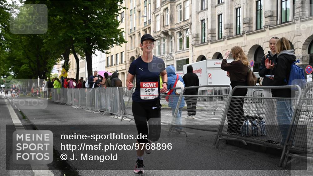 14.06.2026 - REWE Women's Run J. Mangold http://msf.ph/oto/9768896 14.06.2026 09:48:48 Ziel 10074, 10106, 10233 meine-sportfotos.de