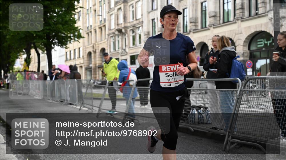 14.06.2026 - REWE Women's Run J. Mangold http://msf.ph/oto/9768902 14.06.2026 09:48:49 Ziel 10074, 10233 meine-sportfotos.de