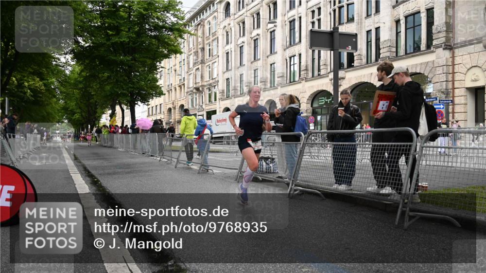 14.06.2026 - REWE Women's Run J. Mangold http://msf.ph/oto/9768935 14.06.2026 09:49:11 Ziel 10991 meine-sportfotos.de