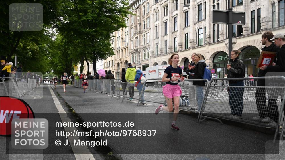 14.06.2026 - REWE Women's Run J. Mangold http://msf.ph/oto/9768937 14.06.2026 09:49:20 Ziel 10102, 10650, 11287 meine-sportfotos.de