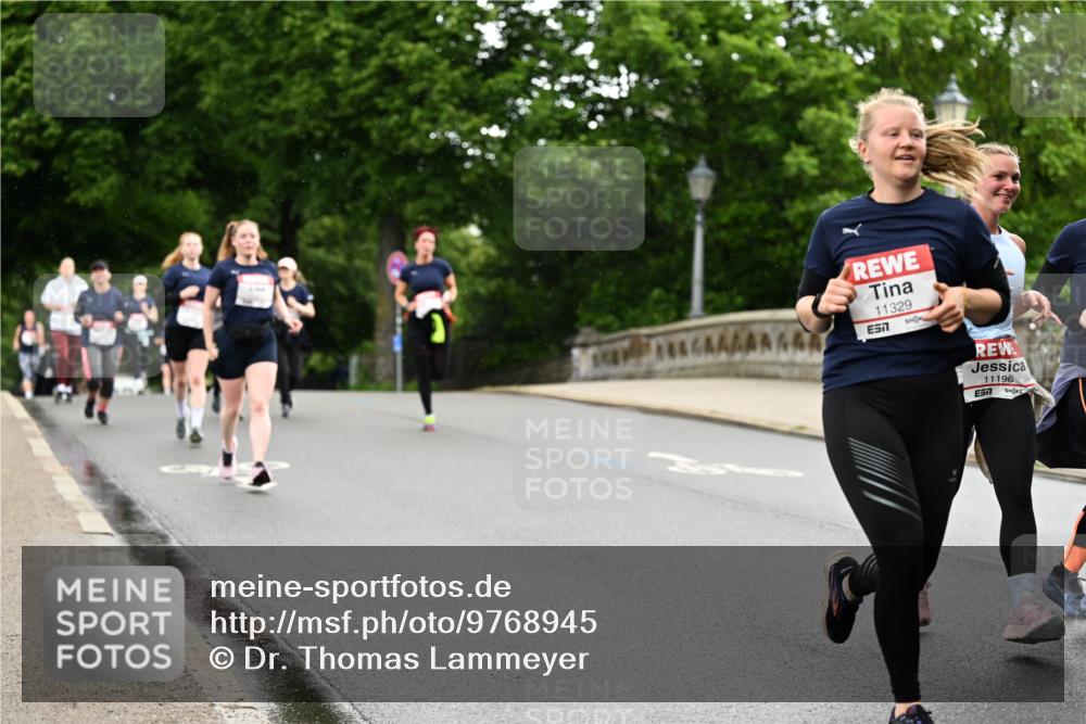 14.06.2026 - REWE Women's Run Dr. Thomas Lammeyer http://msf.ph/oto/9768945 14.06.2026 09:45:46 Laufen 11329, 11196, 7 meine-sportfotos.de