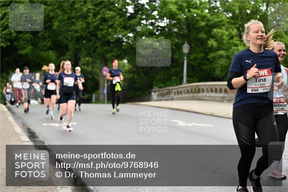 14.06.2026 - REWE Women's Run Dr. Thomas Lammeyer http://msf.ph/oto/9768946 14.06.2026 09:45:46 Laufen 11329, 11196, 57 meine-sportfotos.de