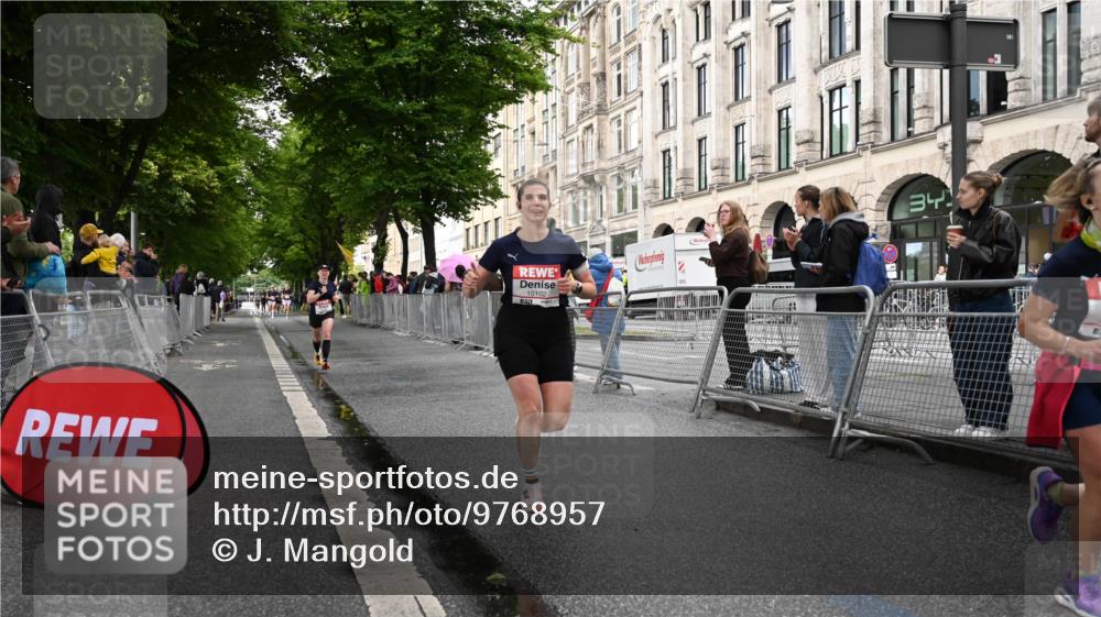 14.06.2026 - REWE Women's Run J. Mangold http://msf.ph/oto/9768957 14.06.2026 09:49:26 Ziel 10102, 11287, 11408 meine-sportfotos.de