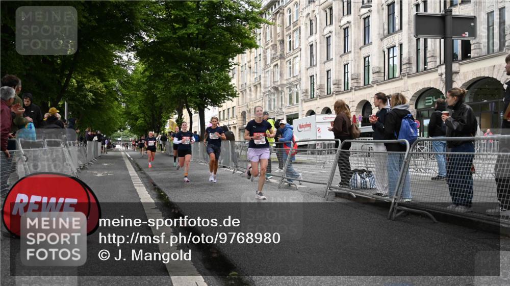 14.06.2026 - REWE Women's Run J. Mangold http://msf.ph/oto/9768980 14.06.2026 09:49:40 Ziel 10281, 10322, 10342, 10691, 10738, 10885 meine-sportfotos.de