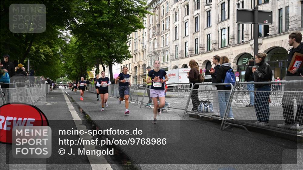 14.06.2026 - REWE Women's Run J. Mangold http://msf.ph/oto/9768986 14.06.2026 09:49:41 Ziel 10281, 10322, 10342, 10691, 10738, 10885 meine-sportfotos.de