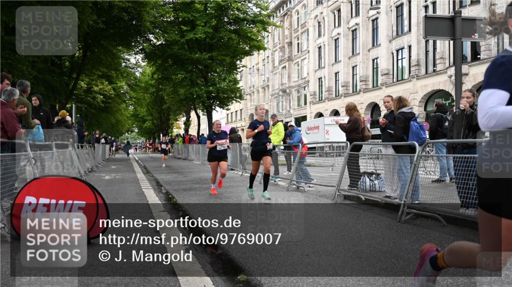 14.06.2026 - REWE Women's Run J. Mangold http://msf.ph/oto/9769007 14.06.2026 09:49:44 Ziel 10281, 10322, 10342, 10691, 10885, 10894 meine-sportfotos.de