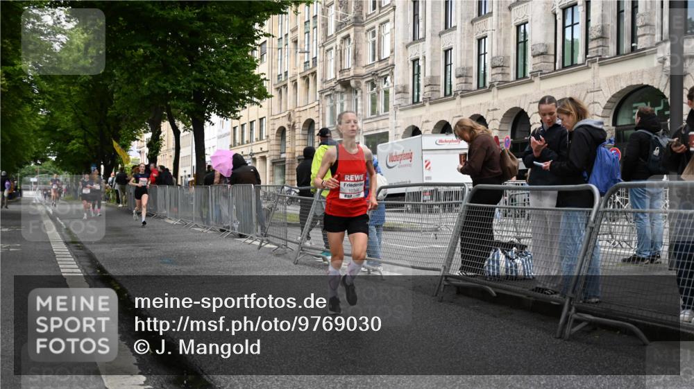 14.06.2026 - REWE Women's Run J. Mangold http://msf.ph/oto/9769030 14.06.2026 09:50:00 Ziel 10021, 10346 meine-sportfotos.de