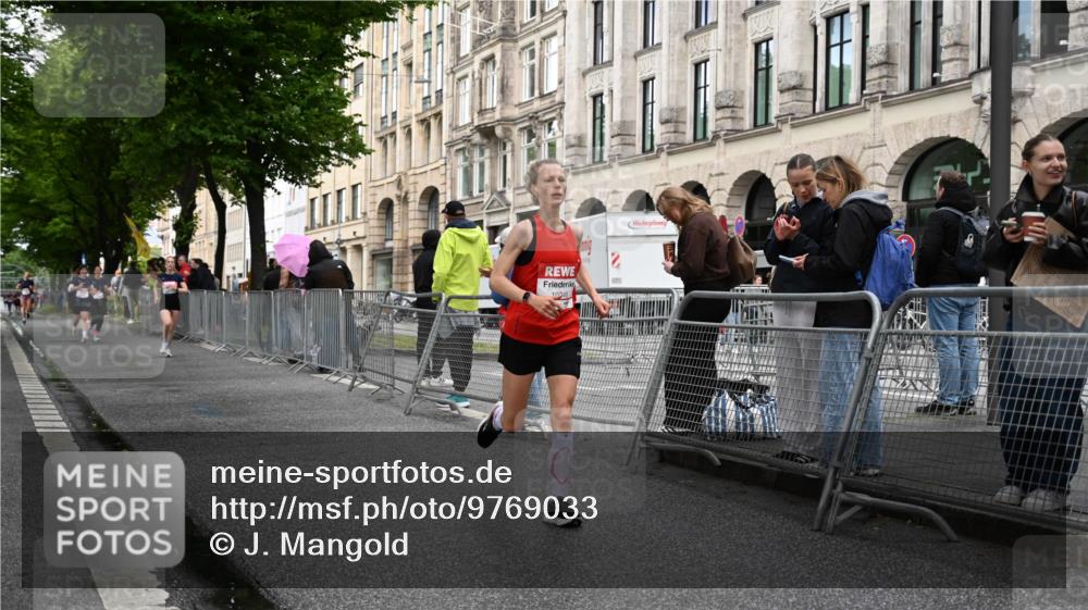 14.06.2026 - REWE Women's Run J. Mangold http://msf.ph/oto/9769033 14.06.2026 09:50:00 Ziel 10021, 10346 meine-sportfotos.de
