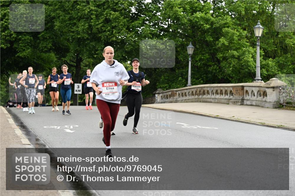 14.06.2026 - REWE Women's Run Dr. Thomas Lammeyer http://msf.ph/oto/9769045 14.06.2026 09:45:54 Laufen 3, 11444, 11409 meine-sportfotos.de