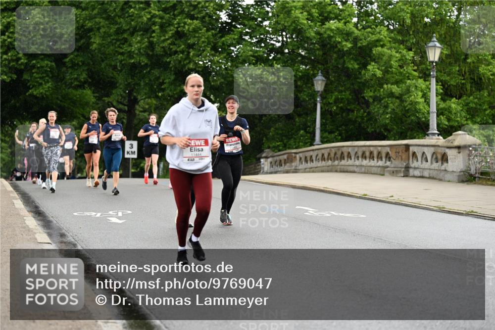 14.06.2026 - REWE Women's Run Dr. Thomas Lammeyer http://msf.ph/oto/9769047 14.06.2026 09:45:54 Laufen 3, 11444, 50, 11469 meine-sportfotos.de
