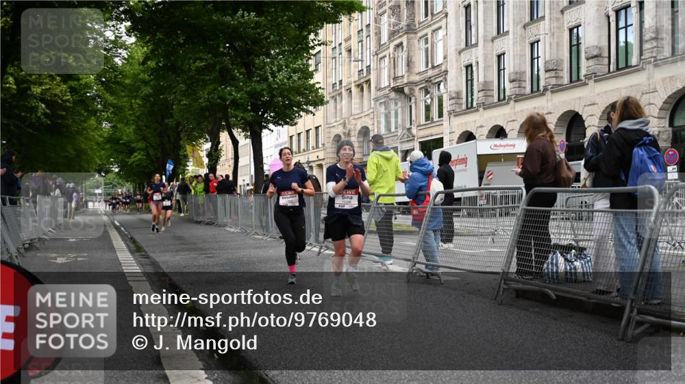 14.06.2026 - REWE Women's Run J. Mangold http://msf.ph/oto/9769048 14.06.2026 09:50:07 Ziel 10021, 10396, 10869, 10958, 11009 meine-sportfotos.de