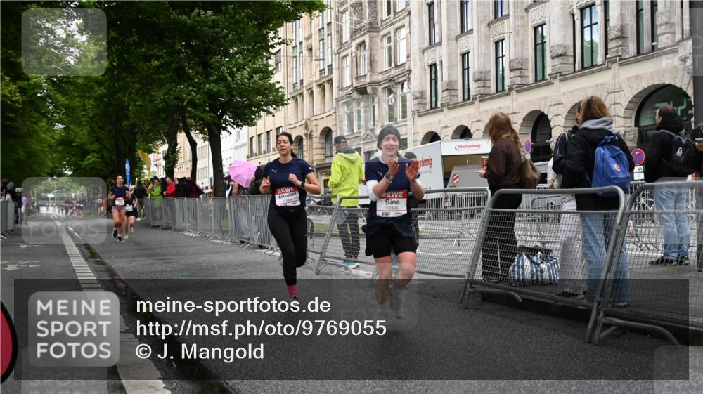 14.06.2026 - REWE Women's Run J. Mangold http://msf.ph/oto/9769055 14.06.2026 09:50:07 Ziel 10021, 10396, 10869, 10958, 11009 meine-sportfotos.de