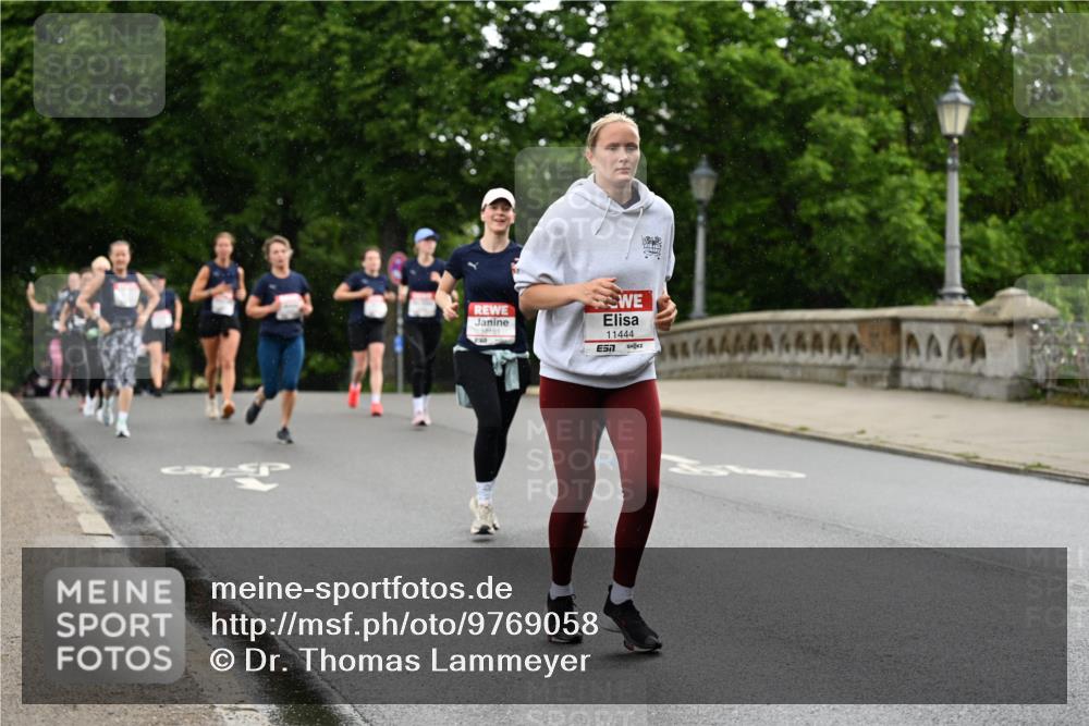 14.06.2026 - REWE Women's Run Dr. Thomas Lammeyer http://msf.ph/oto/9769058 14.06.2026 09:45:55 Laufen 10181, 11444 meine-sportfotos.de