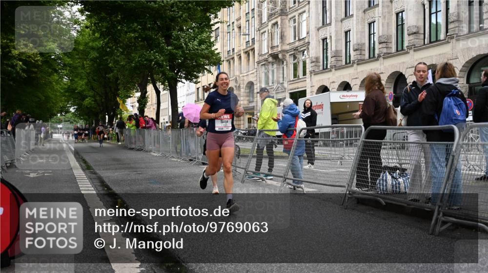 14.06.2026 - REWE Women's Run J. Mangold http://msf.ph/oto/9769063 14.06.2026 09:50:12 Ziel 10396, 10869, 10958, 11009 meine-sportfotos.de
