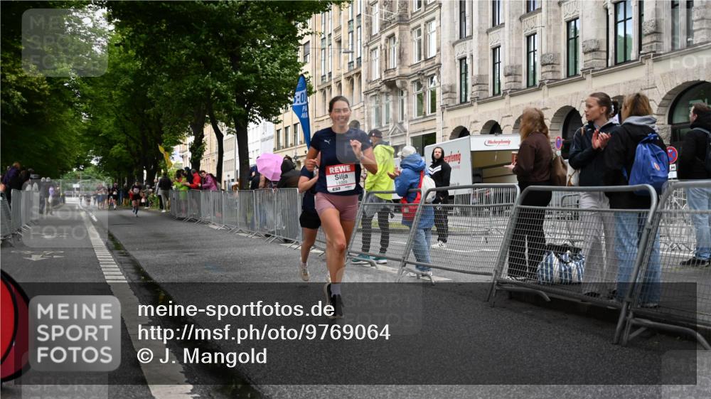 14.06.2026 - REWE Women's Run J. Mangold http://msf.ph/oto/9769064 14.06.2026 09:50:12 Ziel 10396, 10869, 10958, 11009 meine-sportfotos.de