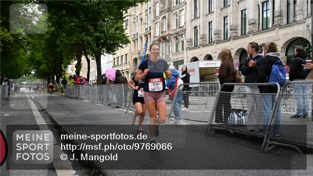 14.06.2026 - REWE Women's Run J. Mangold http://msf.ph/oto/9769066 14.06.2026 09:50:12 Ziel 10396, 10869, 10958, 11009 meine-sportfotos.de
