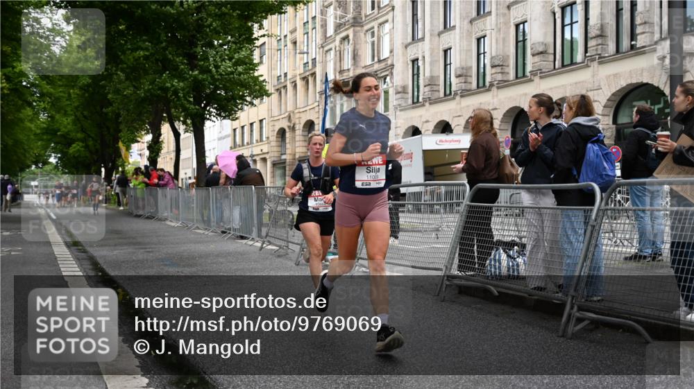 14.06.2026 - REWE Women's Run J. Mangold http://msf.ph/oto/9769069 14.06.2026 09:50:12 Ziel 10396, 10869, 10958, 11009 meine-sportfotos.de