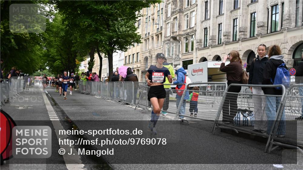 14.06.2026 - REWE Women's Run J. Mangold http://msf.ph/oto/9769078 14.06.2026 09:50:22 Ziel 10192, 11105, 11245 meine-sportfotos.de