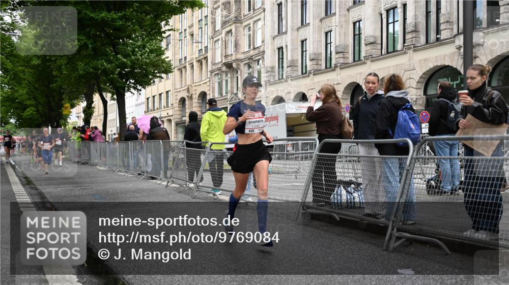 14.06.2026 - REWE Women's Run J. Mangold http://msf.ph/oto/9769084 14.06.2026 09:50:22 Ziel 10192, 11105, 11245 meine-sportfotos.de