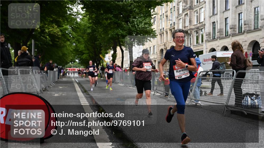 14.06.2026 - REWE Women's Run J. Mangold http://msf.ph/oto/9769101 14.06.2026 09:50:28 Ziel 10085, 10192, 10749, 11105, 11146, 11207, 11396 meine-sportfotos.de