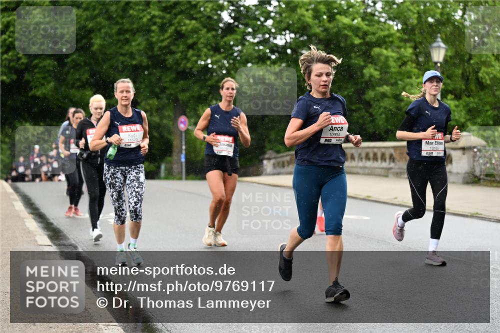 14.06.2026 - REWE Women's Run Dr. Thomas Lammeyer http://msf.ph/oto/9769117 14.06.2026 09:45:59 Laufen 11523, 857, 10904, 10165, 7 meine-sportfotos.de