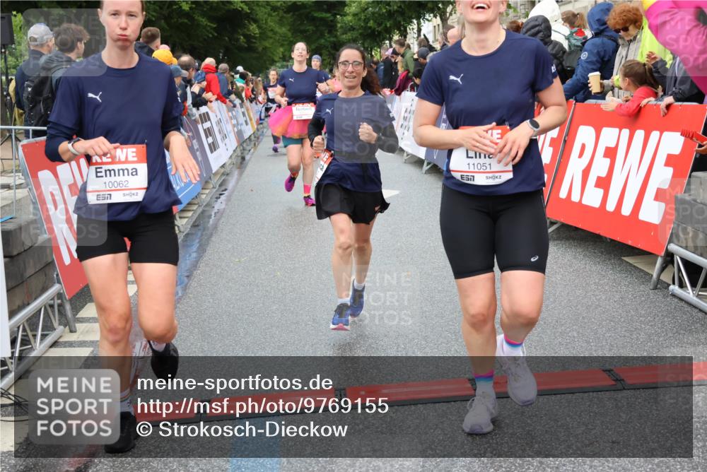 14.06.2026 - REWE Women's Run Strokosch-Dieckow http://msf.ph/oto/9769155 14.06.2026 09:53:44 Ziel 10062, 10097, 10103, 10632, 10952, 11051 meine-sportfotos.de