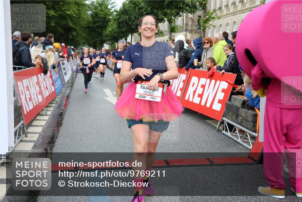14.06.2026 - REWE Women's Run Strokosch-Dieckow http://msf.ph/oto/9769211 14.06.2026 09:53:47 Ziel 10062, 10097, 10103, 10478, 10632, 10871, 10914, 11051, 11468 meine-sportfotos.de