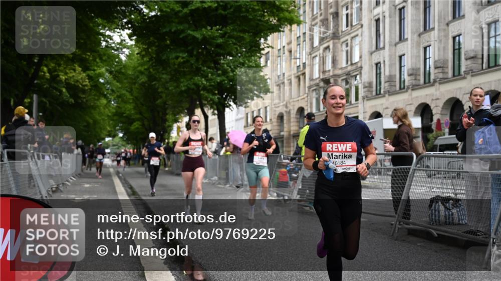 14.06.2026 - REWE Women's Run J. Mangold http://msf.ph/oto/9769225 14.06.2026 09:51:17 Ziel 10184, 10390, 10604, 10803 meine-sportfotos.de