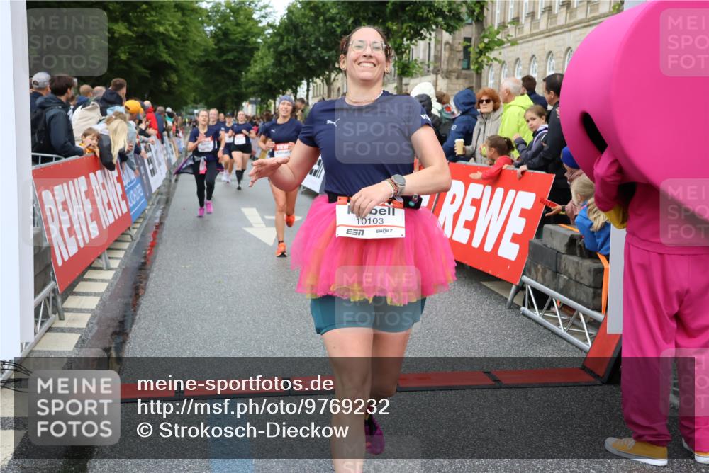 14.06.2026 - REWE Women's Run Strokosch-Dieckow http://msf.ph/oto/9769232 14.06.2026 09:53:47 Ziel 10062, 10097, 10103, 10478, 10632, 10871, 10914, 11051, 11468 meine-sportfotos.de