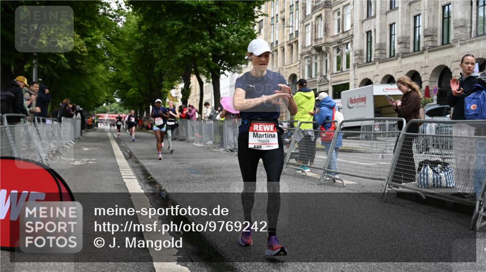 14.06.2026 - REWE Women's Run J. Mangold http://msf.ph/oto/9769242 14.06.2026 09:51:21 Ziel 10184, 10390, 10589, 10604, 10803, 10925 meine-sportfotos.de