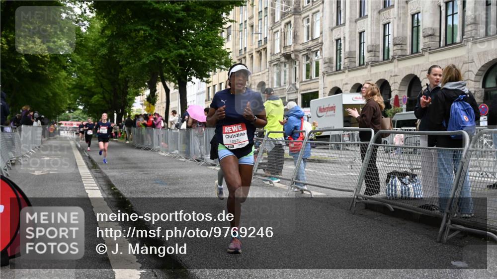 14.06.2026 - REWE Women's Run J. Mangold http://msf.ph/oto/9769246 14.06.2026 09:51:25 Ziel 10589, 10604, 10925, 11244 meine-sportfotos.de