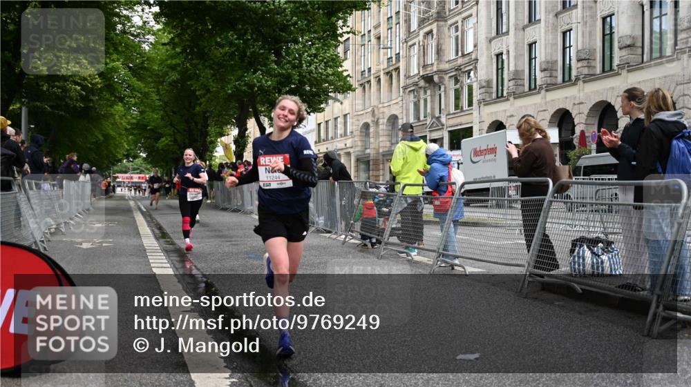 14.06.2026 - REWE Women's Run J. Mangold http://msf.ph/oto/9769249 14.06.2026 09:51:30 Ziel 10589, 10999, 11218, 11244 meine-sportfotos.de