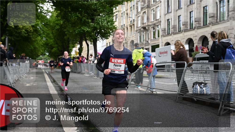 14.06.2026 - REWE Women's Run J. Mangold http://msf.ph/oto/9769254 14.06.2026 09:51:30 Ziel 10589, 10999, 11218, 11244 meine-sportfotos.de