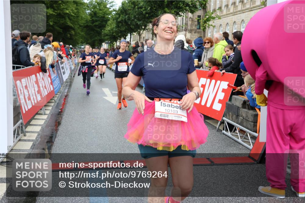 14.06.2026 - REWE Women's Run Strokosch-Dieckow http://msf.ph/oto/9769264 14.06.2026 09:53:47 Ziel 10062, 10097, 10103, 10478, 10632, 10871, 10914, 11051, 11468 meine-sportfotos.de
