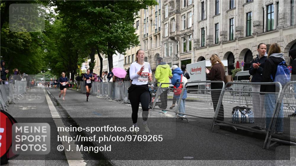 14.06.2026 - REWE Women's Run J. Mangold http://msf.ph/oto/9769265 14.06.2026 09:51:34 Ziel 10999, 11218, 11244, 11388 meine-sportfotos.de