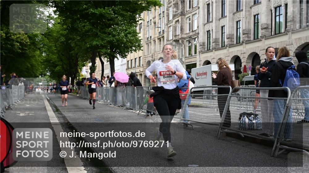 14.06.2026 - REWE Women's Run J. Mangold http://msf.ph/oto/9769271 14.06.2026 09:51:35 Ziel 10763, 10999, 11218, 11388 meine-sportfotos.de