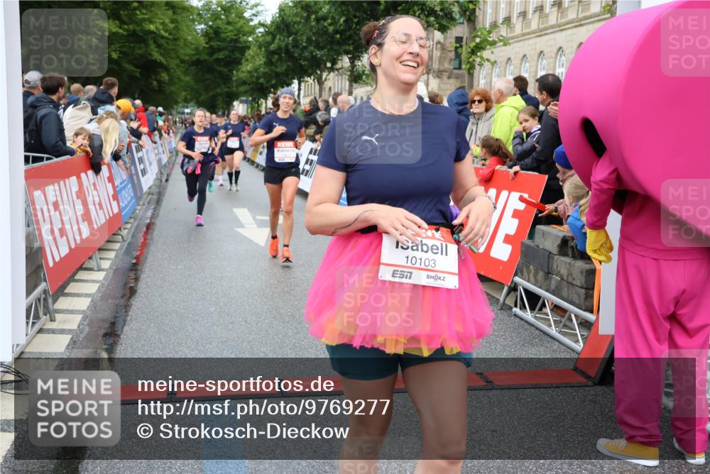 14.06.2026 - REWE Women's Run Strokosch-Dieckow http://msf.ph/oto/9769277 14.06.2026 09:53:47 Ziel 10062, 10097, 10103, 10478, 10632, 10871, 10914, 11051, 11468 meine-sportfotos.de