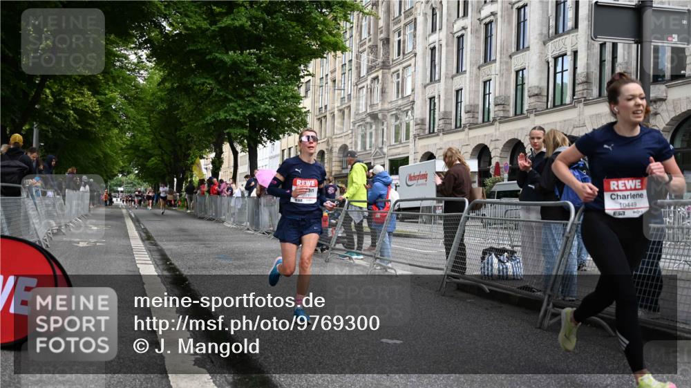 14.06.2026 - REWE Women's Run J. Mangold http://msf.ph/oto/9769300 14.06.2026 09:51:49 Ziel 10449, 10971 meine-sportfotos.de