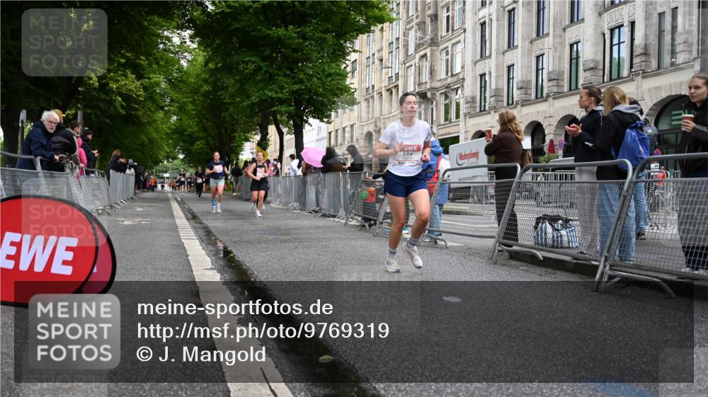 14.06.2026 - REWE Women's Run J. Mangold http://msf.ph/oto/9769319 14.06.2026 09:52:01 Ziel 10230, 10286, 10870, 11135 meine-sportfotos.de