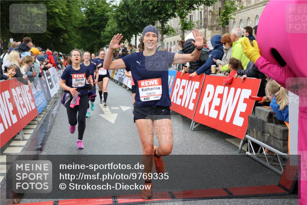 14.06.2026 - REWE Women's Run Strokosch-Dieckow http://msf.ph/oto/9769335 14.06.2026 09:53:49 Ziel 10062, 10097, 10103, 10478, 10632, 10871, 10914, 11014, 11051, 11468 meine-sportfotos.de