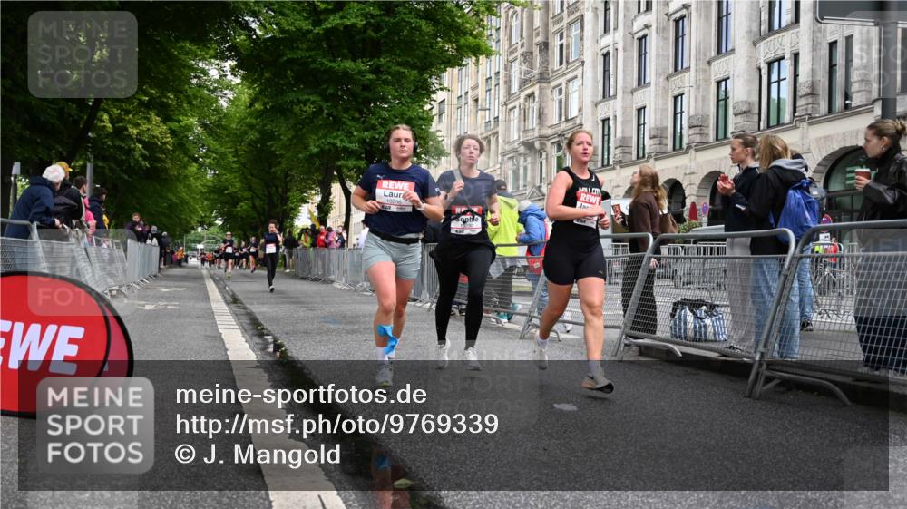 14.06.2026 - REWE Women's Run J. Mangold http://msf.ph/oto/9769339 14.06.2026 09:52:06 Ziel 10230, 10286, 10870, 10954, 11135 meine-sportfotos.de