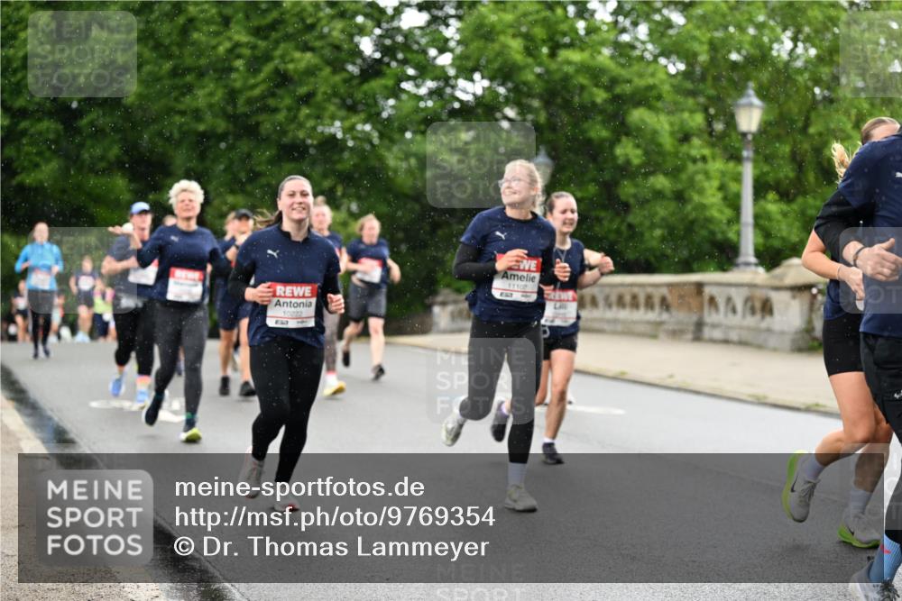 14.06.2026 - REWE Women's Run Dr. Thomas Lammeyer http://msf.ph/oto/9769354 14.06.2026 09:46:16 Laufen 10222, 837, 11107 meine-sportfotos.de