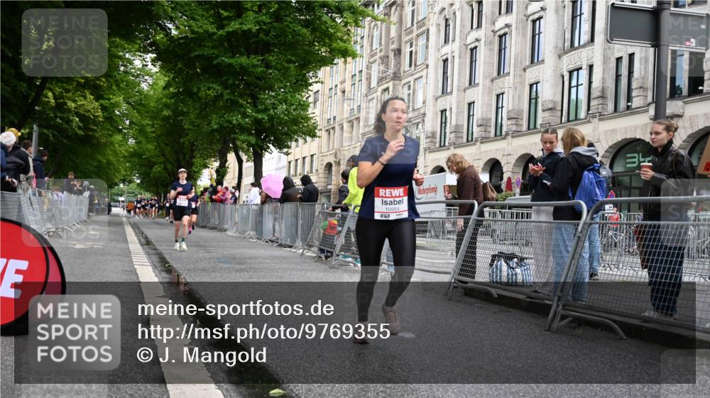 14.06.2026 - REWE Women's Run J. Mangold http://msf.ph/oto/9769355 14.06.2026 09:52:11 Ziel 10954, 11228, 11261 meine-sportfotos.de